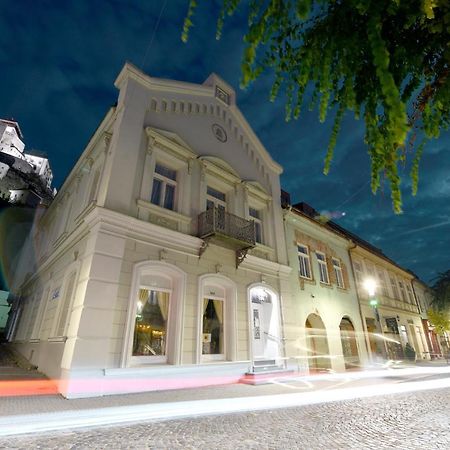 Apartman S Atriom V Historickom Centre เตร็นชีน ภายนอก รูปภาพ