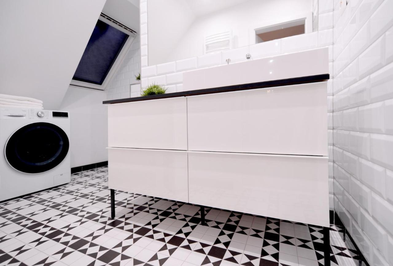 Apartman S Atriom V Historickom Centre เตร็นชีน ภายนอก รูปภาพ